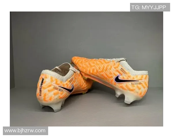 三文鱼足球鞋助力球星飞跃赛场展现无敌魅力