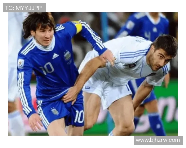 国际球星经典足球动作全景解析展现绿茵场上的速度与激情